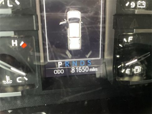 Used 2019 Toyota Tundra SR5 w/ SR5 Convenience Package image 12