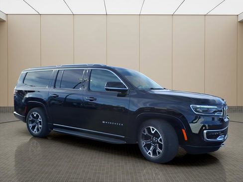 Used 2023 Jeep Wagoneer L Series III w/ Rear Seat Video Group 1 image 21