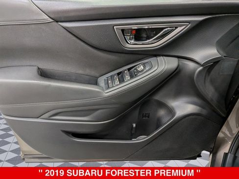Used 2019 Subaru Forester Premium w/ All-Weather Package AWD/4WD image 13