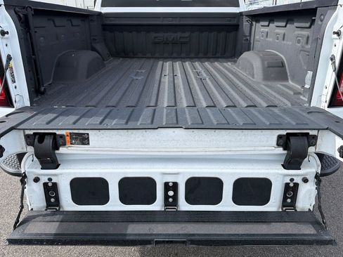 Used 2022 GMC Sierra 2500 SLT w/ Gooseneck/5TH Wheel Package AWD/4WD image 16