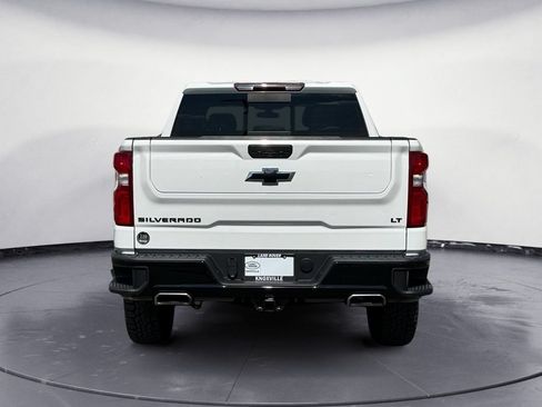 Used 2021 Chevrolet Silverado 1500 LT Trail Boss w/ Convenience Package II AWD/4WD image 4