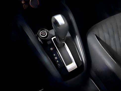 Used 2021 Nissan Kicks S image 16