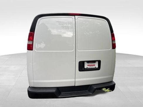 Used 2021 Chevrolet Express 2500 w/ Driver Convenience Package RWD image 5