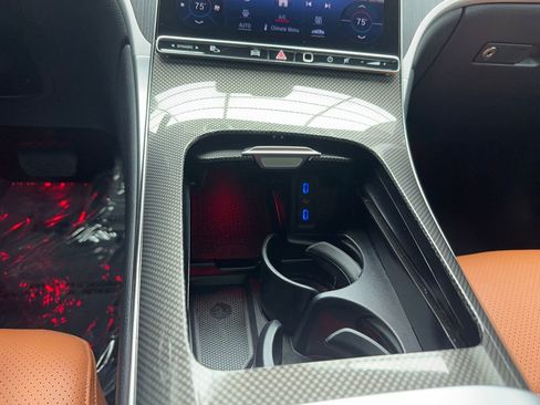 Used 2024 Mercedes-Benz GLC 300 w/ Advanced USB Package image 28