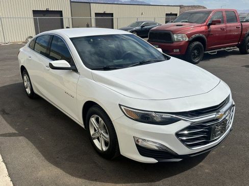 Used 2020 Chevrolet Malibu LS w/ Driver Confidence Package II FWD image 4