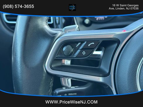 Used 2019 Porsche Macan image 12