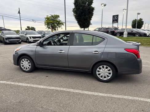 Used 2019 Nissan Versa SV FWD image 4