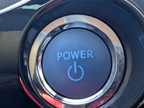 Used 2022 Toyota Prius LE image 32