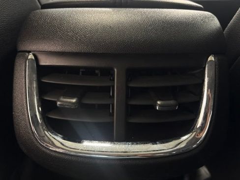 Used 2022 Chevrolet Malibu Premier FWD image 34