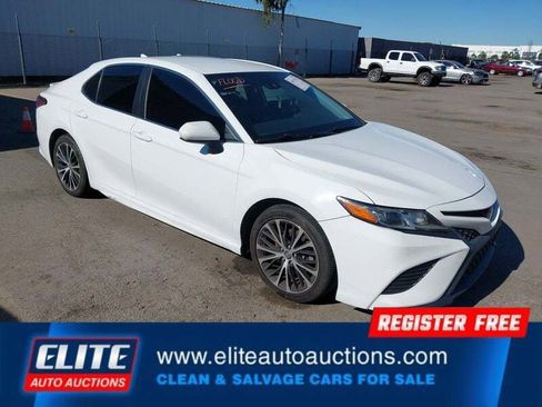Used 2019 Toyota Camry SE image 1