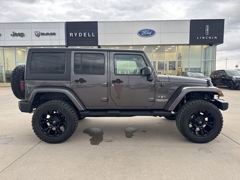 Used 2016 Jeep Wrangler Unlimited Sahara w/ Connectivity Group image 2