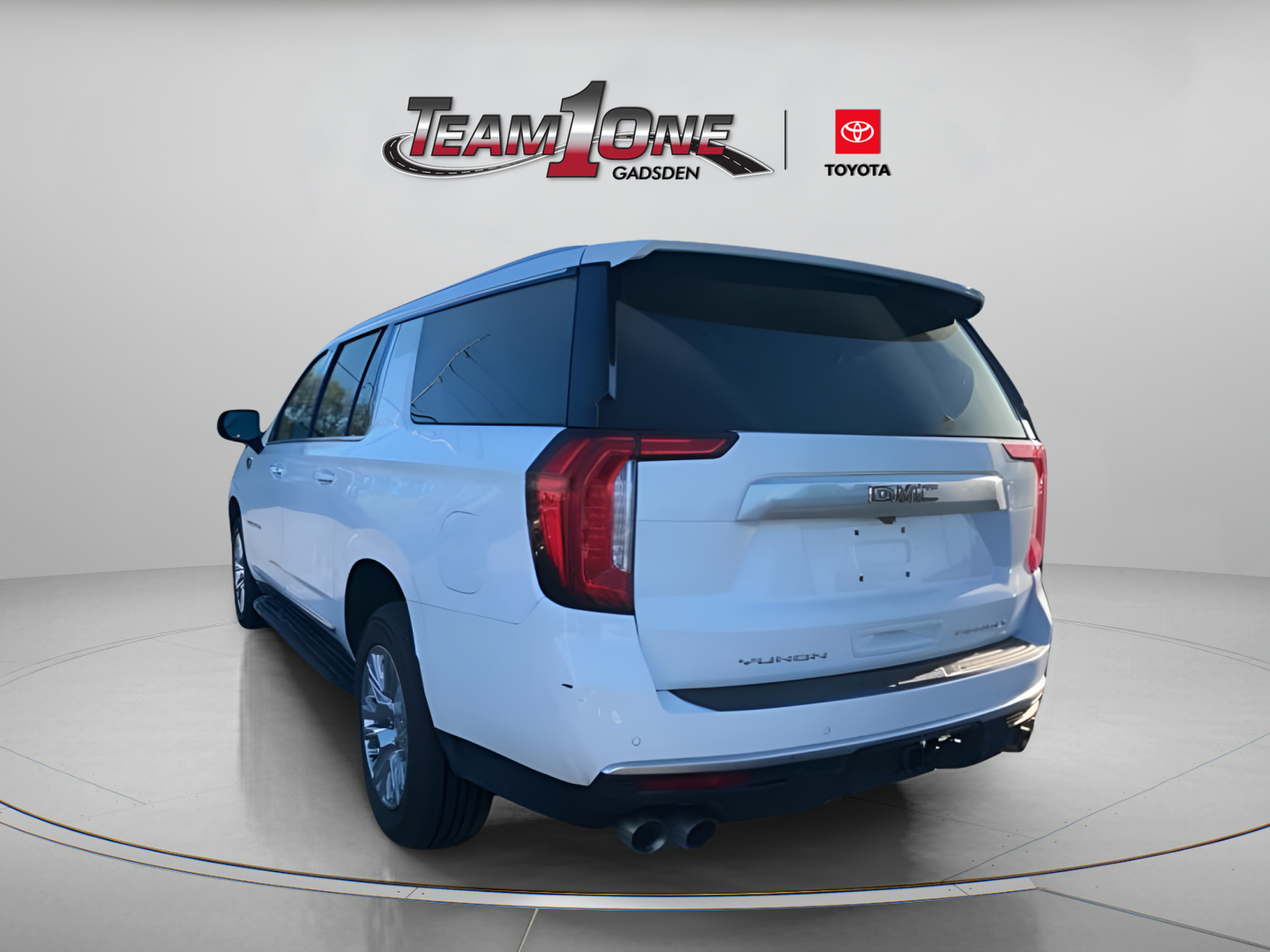 Used 2024 GMC Yukon XL Denali RWD image 5