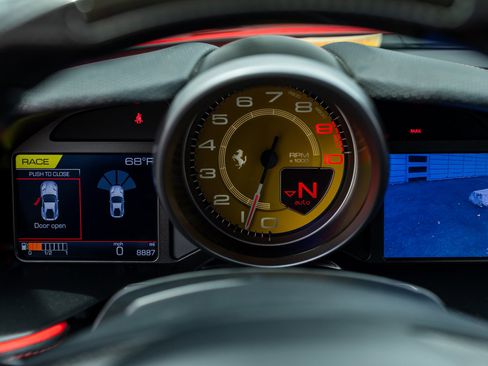 Used 2019 Ferrari 812 Superfast RWD image 45