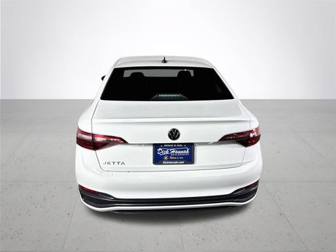 Certified 2024 Volkswagen Jetta S FWD image 8