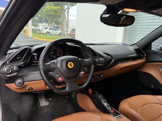 Used 2016 Ferrari 488 GTB RWD image 10