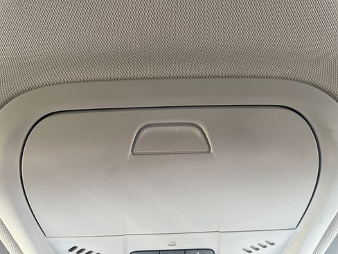 Used 2018 Chevrolet Equinox LT FWD image 38