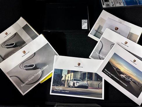 Used 2021 Porsche Taycan image 32