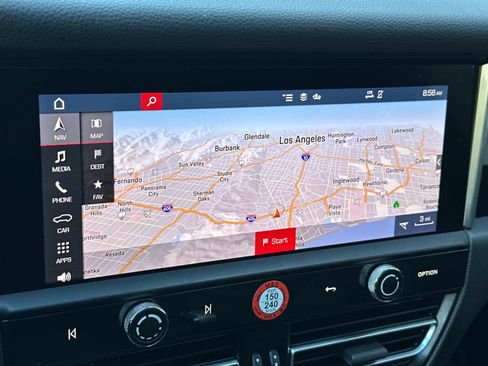 Certified 2025 Porsche Macan image 21