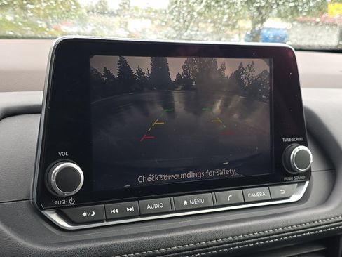 Used 2023 Nissan Rogue S image 20