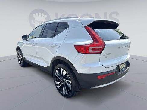 Used 2023 Volvo XC40 B5 Plus w/ Protection Package Premier AWD/4WD image 14