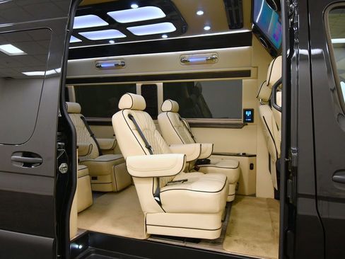 Used 2021 Mercedes-Benz Sprinter 3500 image 17