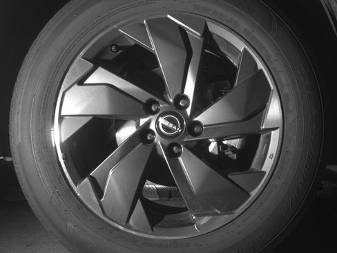 Used 2025 Nissan Rogue SV image 12