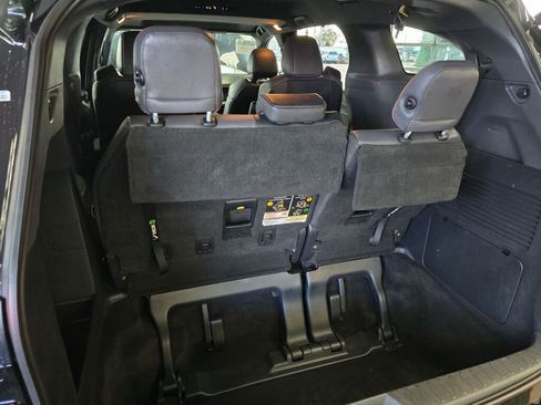Used 2021 Toyota Sienna XSE image 15