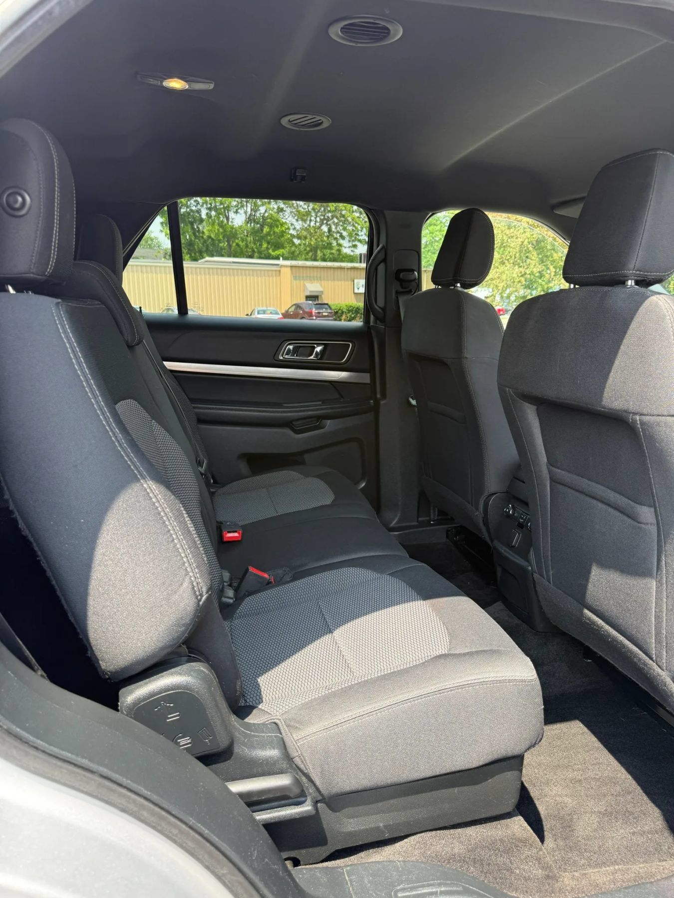 Used 2018 Ford Explorer XLT w/ Equipment Group 201A AWD/4WD image 20