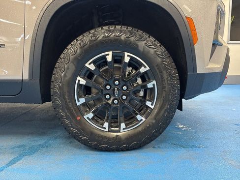 New 2026 Chevrolet Traverse Z71 w/ LPO, Floor Liner Package image 3