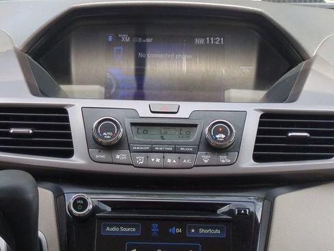Used 2017 Honda Odyssey SE image 19