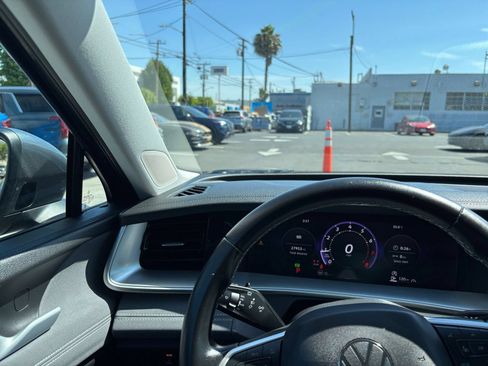 Used 2026 Volkswagen Tiguan SE AWD/4WD image 64