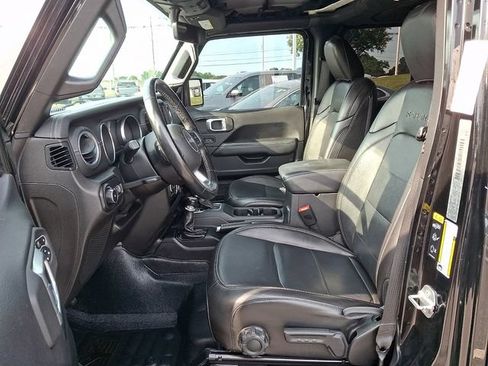 Used 2020 Jeep Wrangler Unlimited Sahara w/ Dual Top Group AWD/4WD image 10