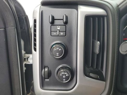 Used 2017 GMC Sierra 2500 SLT w/ Duramax Plus Package AWD/4WD image 32
