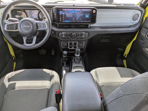 Used 2024 Jeep Wrangler Unlimited Sahara AWD/4WD image 16