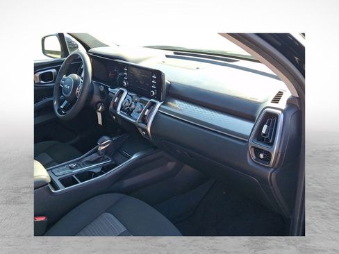 Used 2023 Kia Sorento LX FWD image 12
