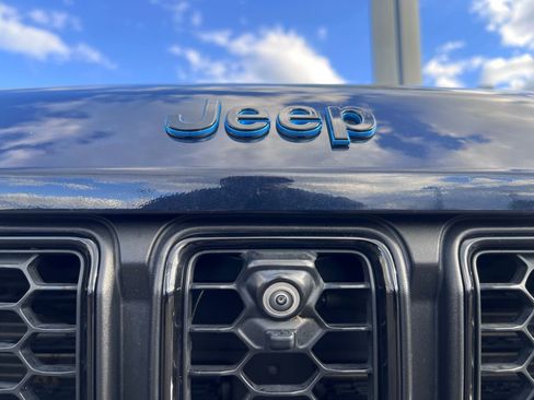 Used 2024 Jeep Grand Cherokee Limited 4xe AWD/4WD image 5