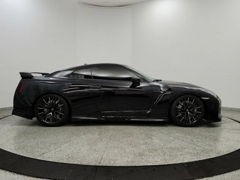 Used 2020 Nissan GT-R Premium w/ Premium Interior Package AWD/4WD image 6