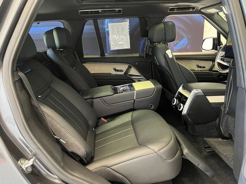 Used 2024 Land Rover Range Rover SV AWD/4WD image 49