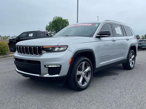 Used 2022 Jeep Grand Cherokee L Limited AWD/4WD image 3