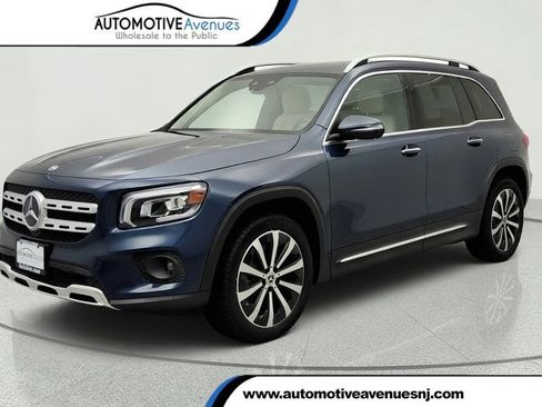 Used 2022 Mercedes-Benz GLB 250 w/ Premium Package Lite image 1