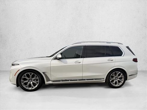 Used 2025 BMW X7 xDrive40i AWD/4WD image 2