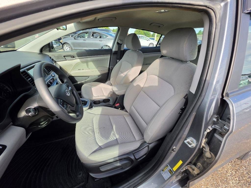 Used 2018 Hyundai Elantra SEL w/ Winter Weather Package FWD image 16