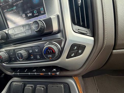 Used 2018 GMC Sierra 1500 SLT AWD/4WD image 39