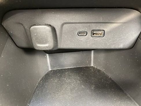 Used 2024 Chevrolet Trax RS w/ Sunroof Package FWD image 31