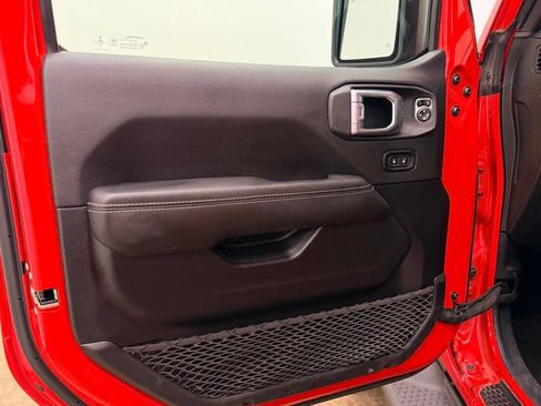 Used 2021 Jeep Wrangler Unlimited Sahara w/ Uconnect 4C Nav & Sound Group AWD/4WD image 11