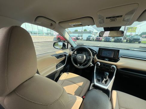 Used 2019 Toyota RAV4 LE w/ All Weather Liner Package AWD/4WD image 38