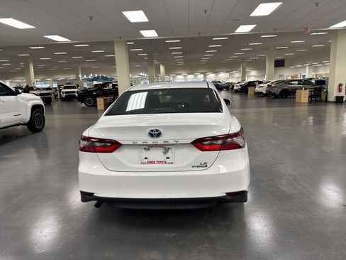 Used 2022 Toyota Camry LE image 6