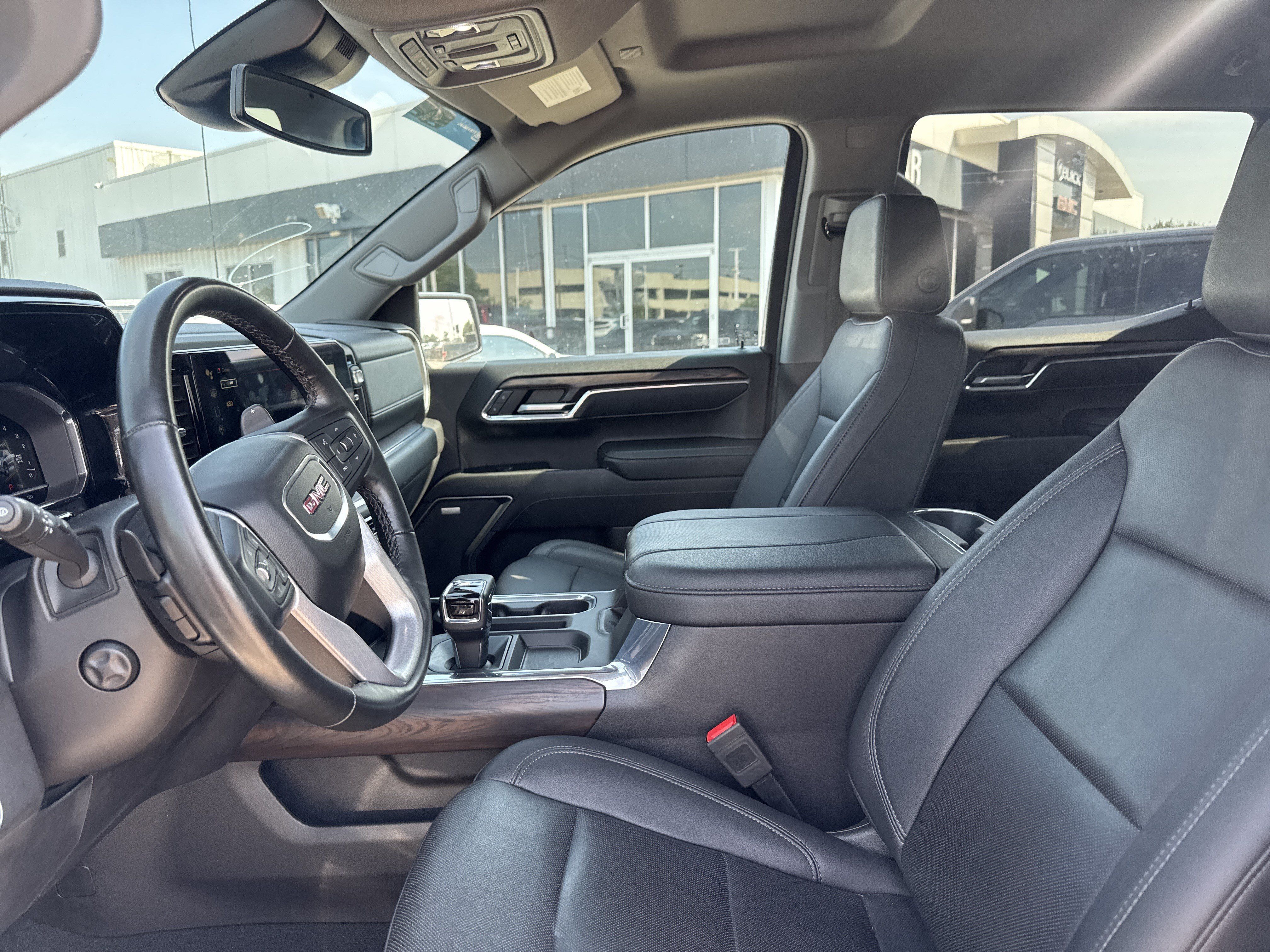 Used 2023 GMC Sierra 1500 SLT w/ SLT Premium Package AWD/4WD image 7