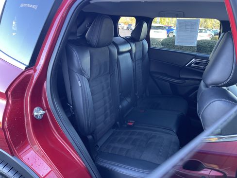 Used 2023 Mitsubishi Outlander SE Black Edition image 37