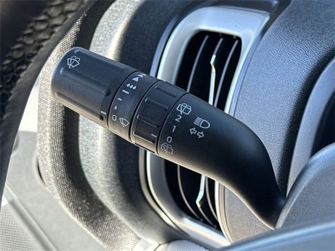 Used 2025 Ford Expedition Active image 34